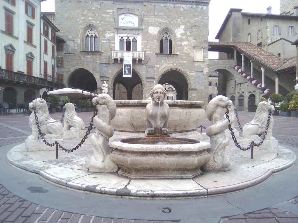 1929 Castle Guest Hotel Bergamo Bagian luar foto