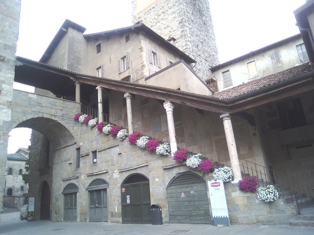 1929 Castle Guest Hotel Bergamo Bagian luar foto